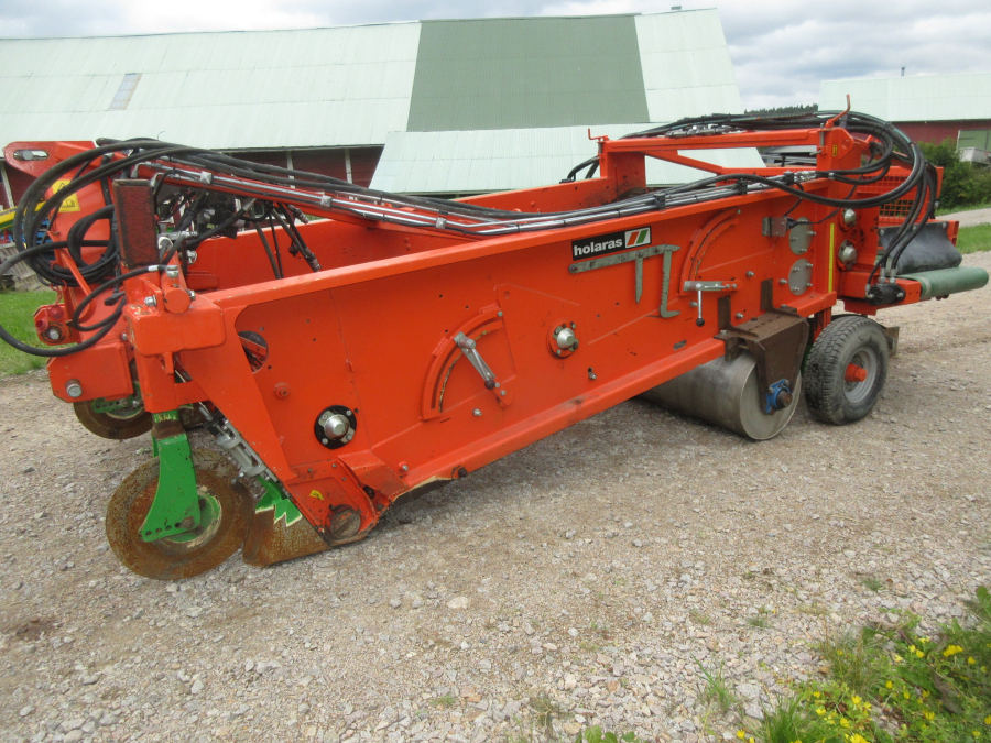 5988 Holaras onion windrower UR135