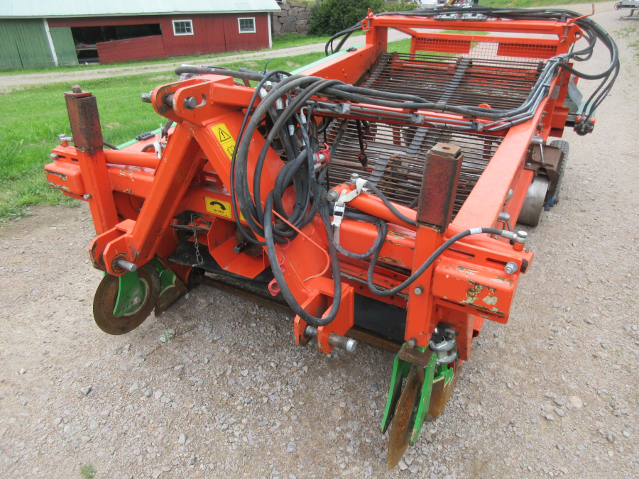 5988 Holaras onion windrower UR135