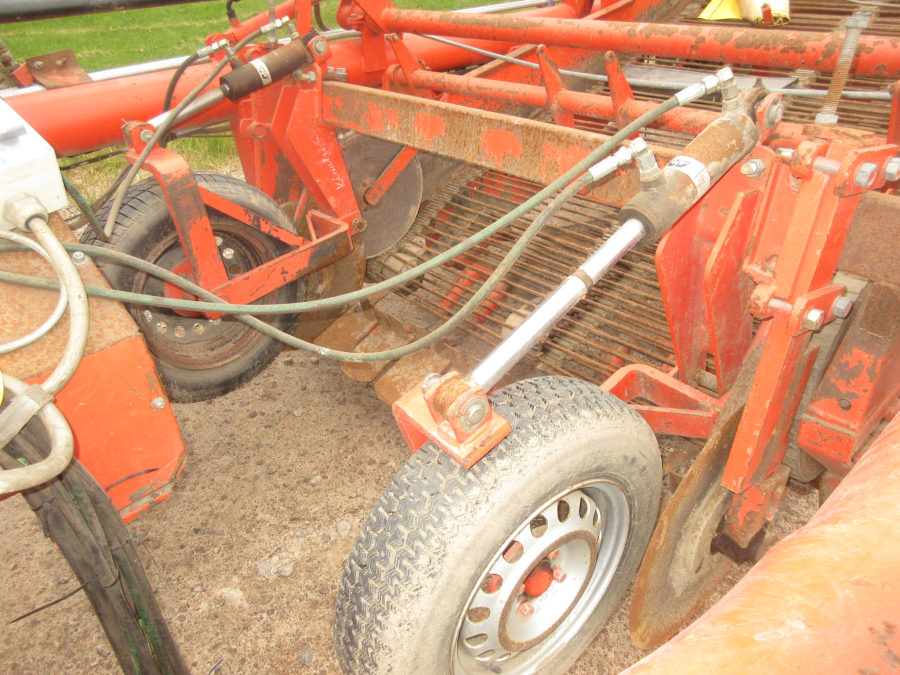 5989 Grimme DL1500 Onion loader