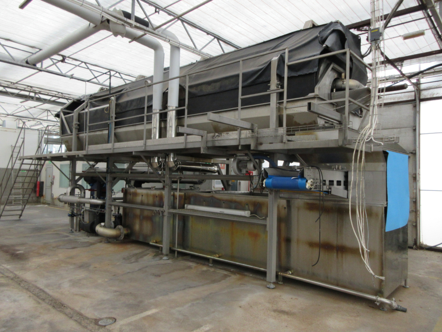 6011 EMVE hydro cooler for carrots