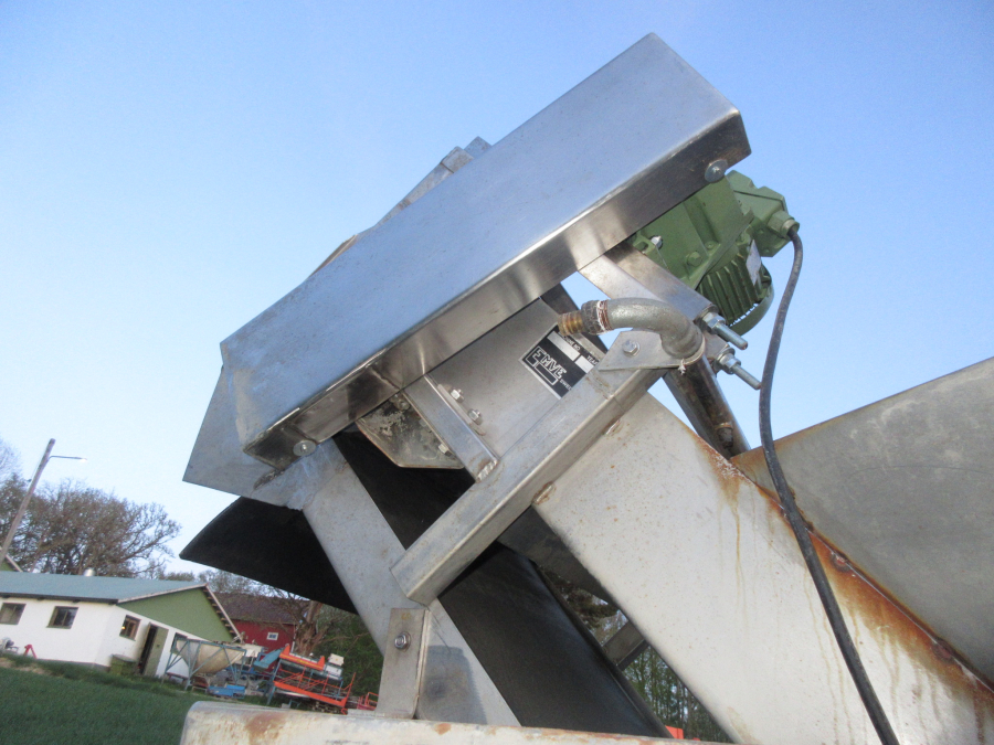 6019 EMVE stainless steel feeding bunker
