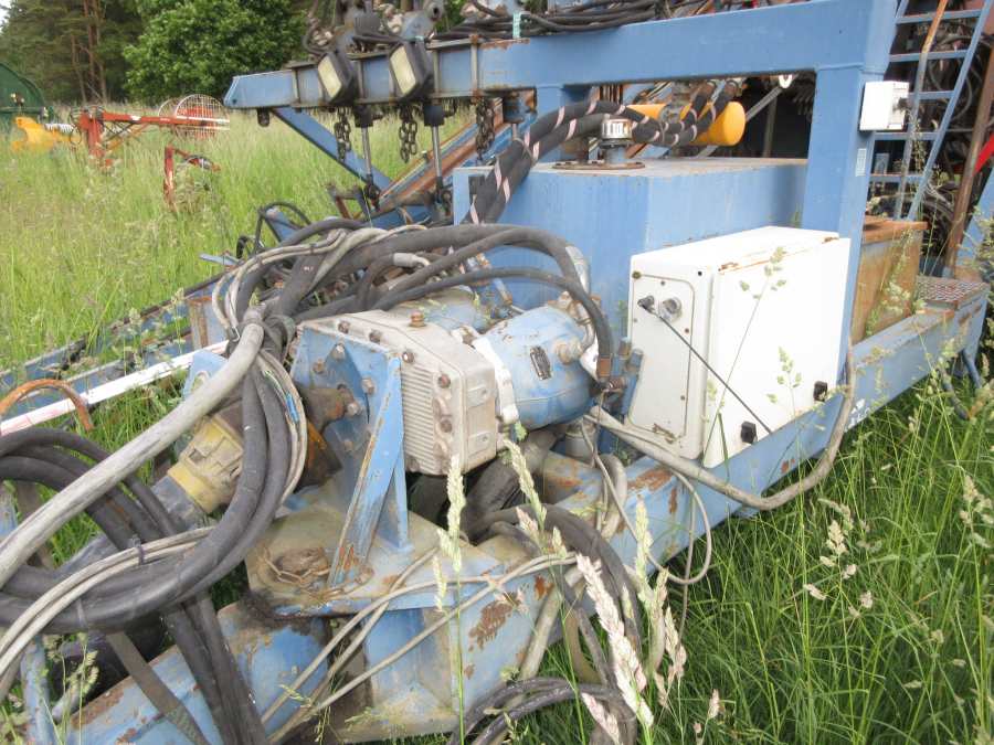 6026 Asa-Lift T-300 carrot harvester