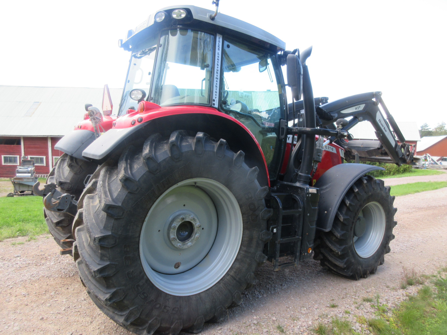 6032 Massey Ferguson 6718S tractor