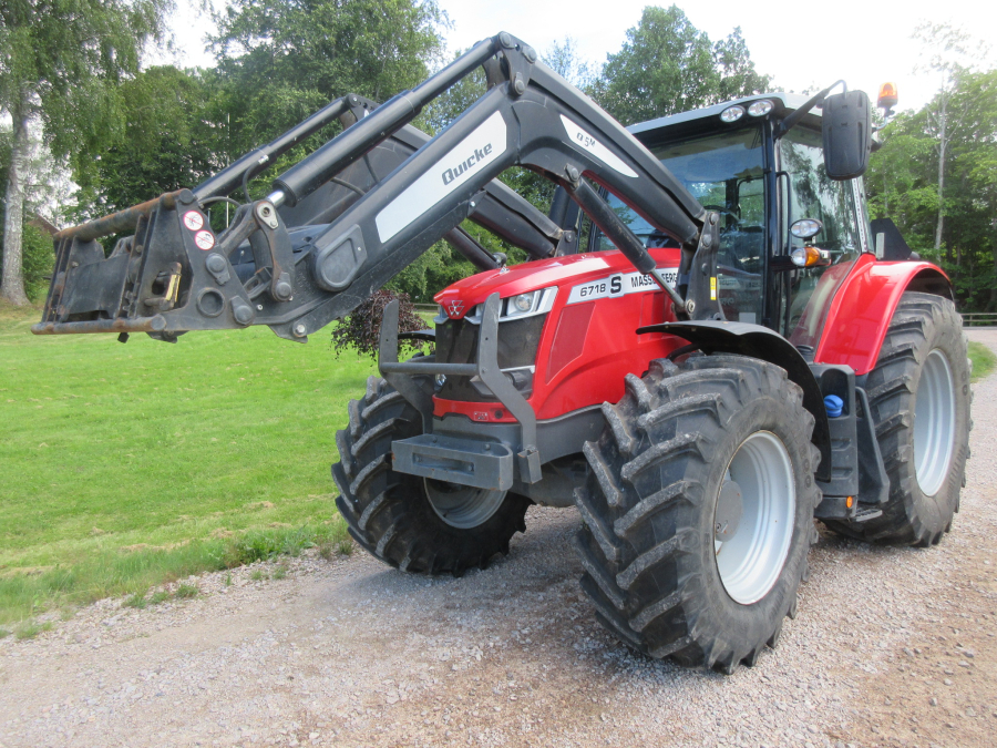 6032 Massey Ferguson 6718S tractor