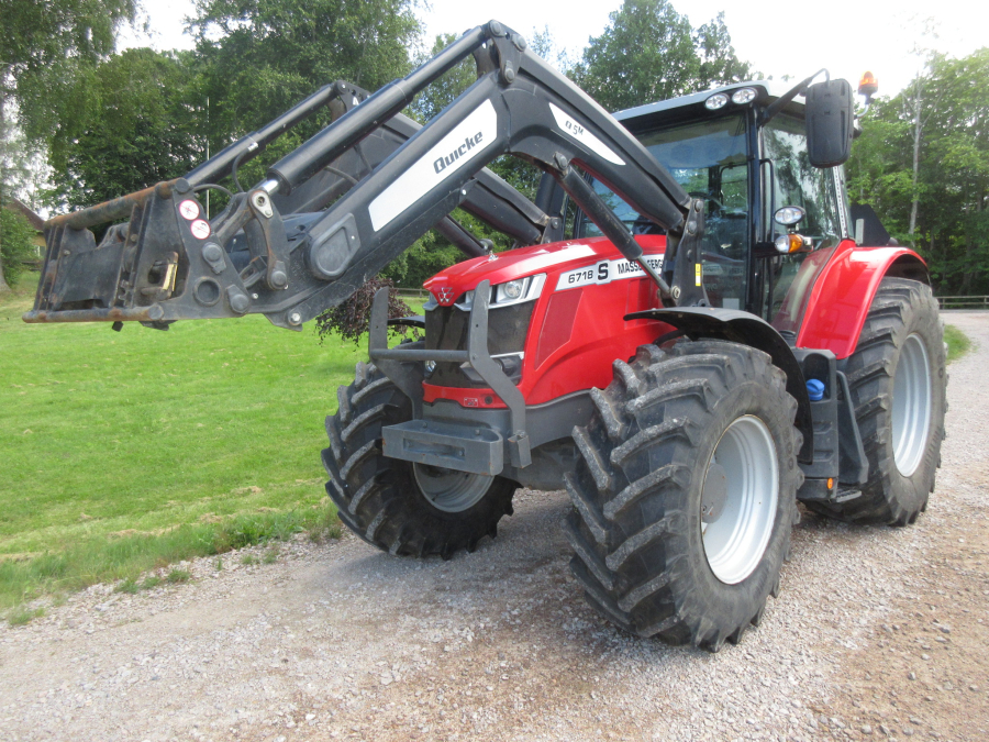 6032 Massey Ferguson 6718S tractor