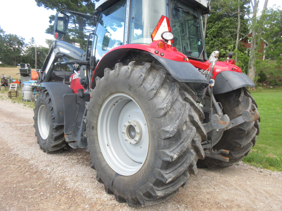 6032 Massey Ferguson 6718S tractor