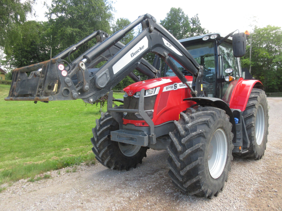 6032 Massey Ferguson 6718S tractor