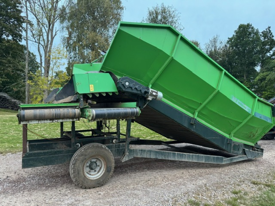6035 Miedema SB1151 receiving hopper