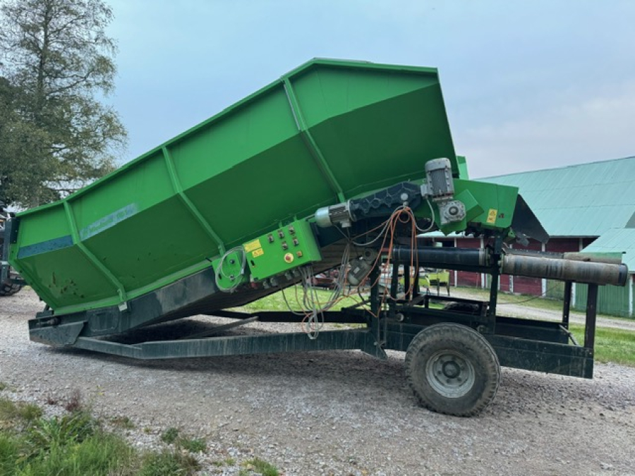 6035 Miedema SB1151 receiving hopper