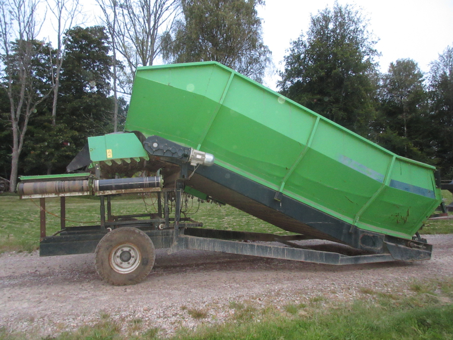 6035 Miedema SB1151 receiving hopper