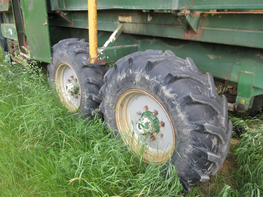 6061 Jones straw layer 9 bale