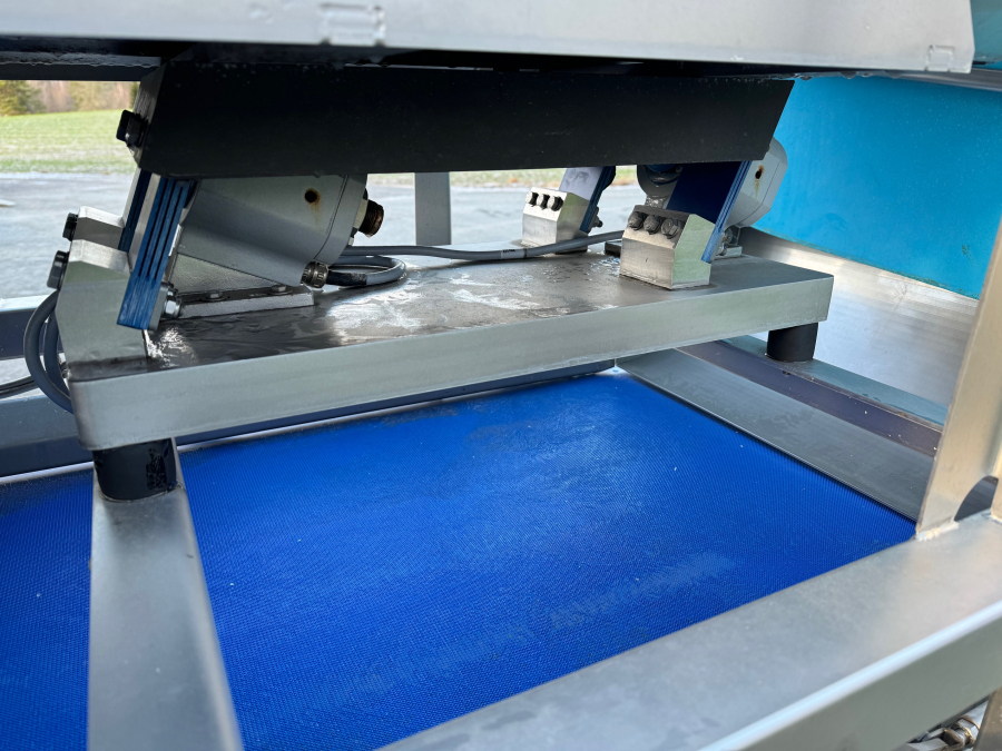 6063 Sormac DMA-60 potato halving machine