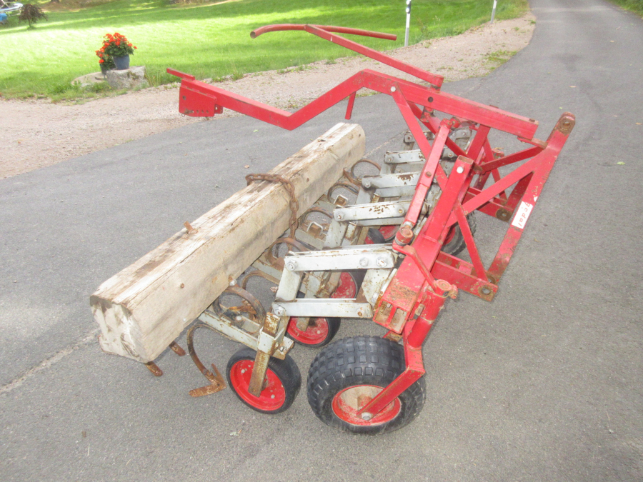 6066 Egedal row crop hoe manual steering