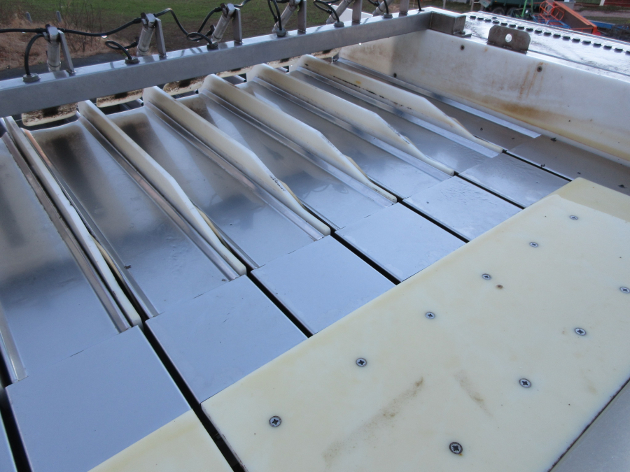 6071 Newtec 2012DG carrot weigher