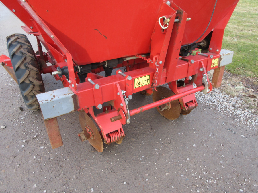 6081 Kverneland Underhaug 3000 Legemaschine