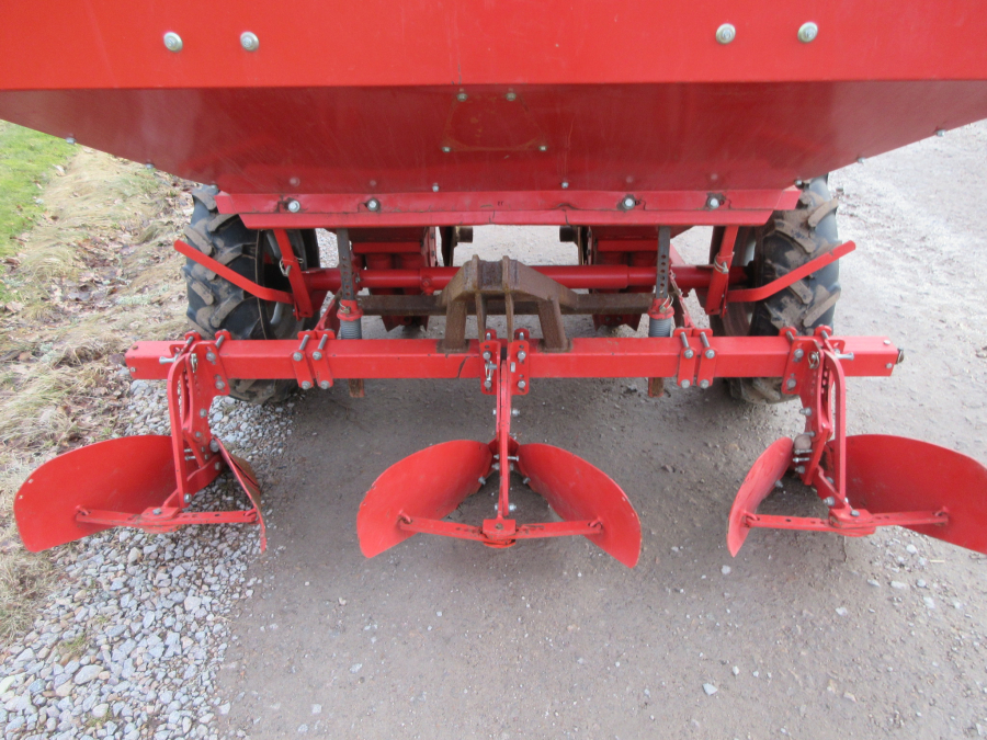 6081 Kverneland Underhaug 3000 Legemaschine