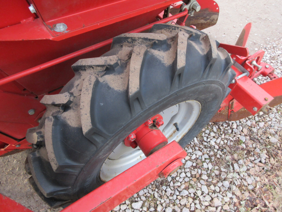 6081 Kverneland Underhaug 3000 Legemaschine