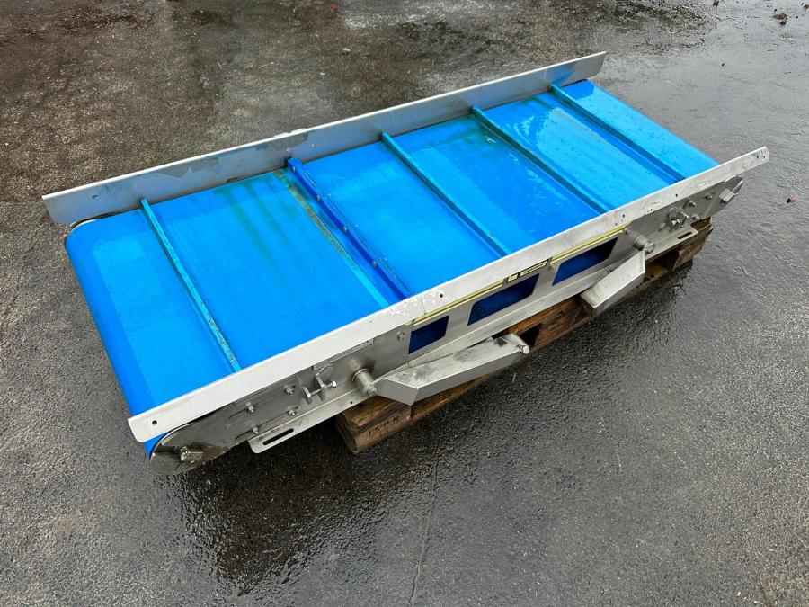 6083 EMVE elevator 1600x550 Stainless steel