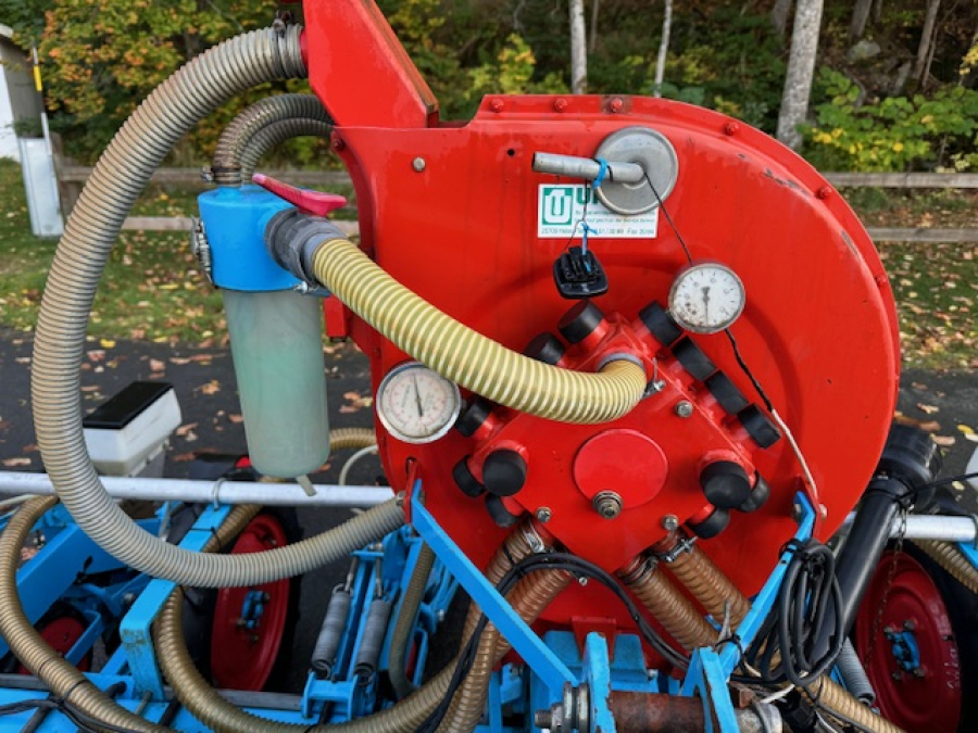 6088 Monosem precision seeder 4x75 cm