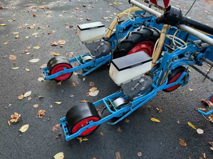 6088 Monosem precision seeder 4x75 cm