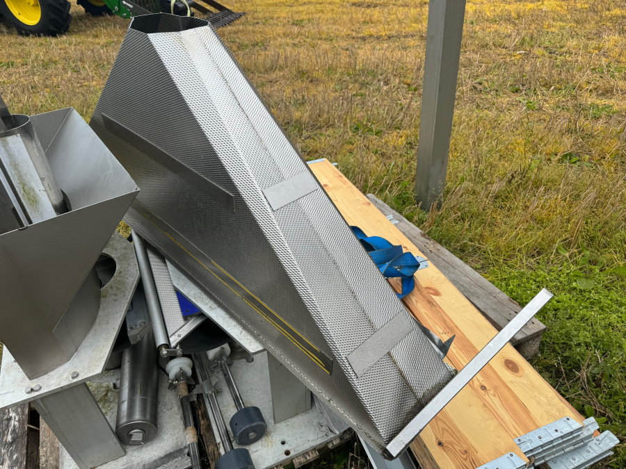 6094 Newtec PCB weigher 9 head with older JASA