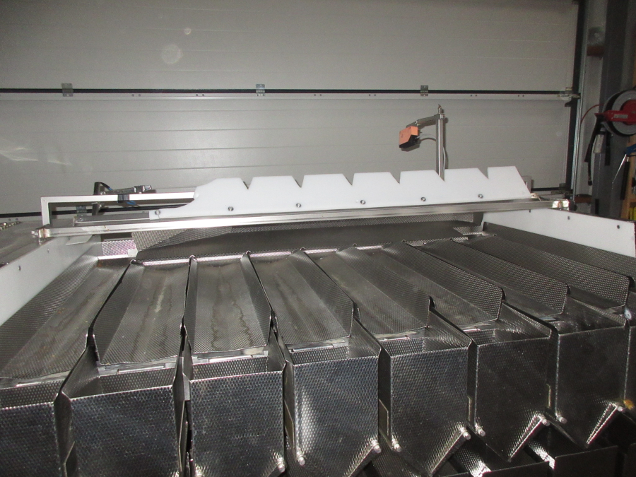 6094 Newtec PCB weigher 9 head with older JASA