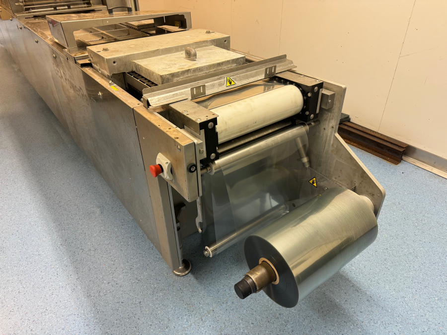 6111 GEA Thermoformer PowerPak ST420 year 2019 with printer. 