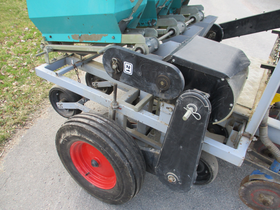 6121 Haarby Zwiebel Pflanzmaschine 3 Reihe
