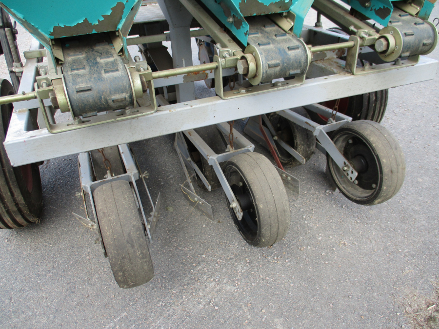 6121 Haarby Zwiebel Pflanzmaschine 3 Reihe