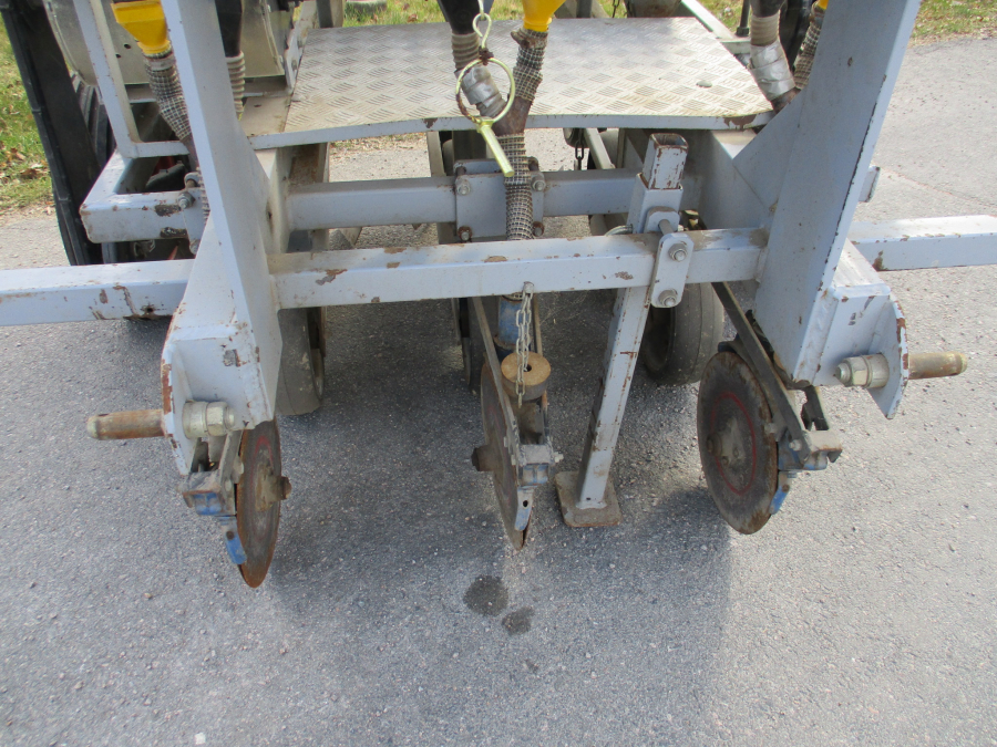 6121 Haarby Zwiebel Pflanzmaschine 3 Reihe