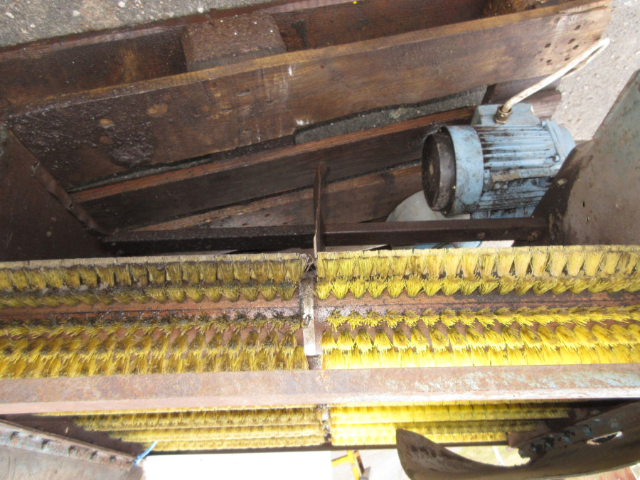 6133 EMVE brushing machine