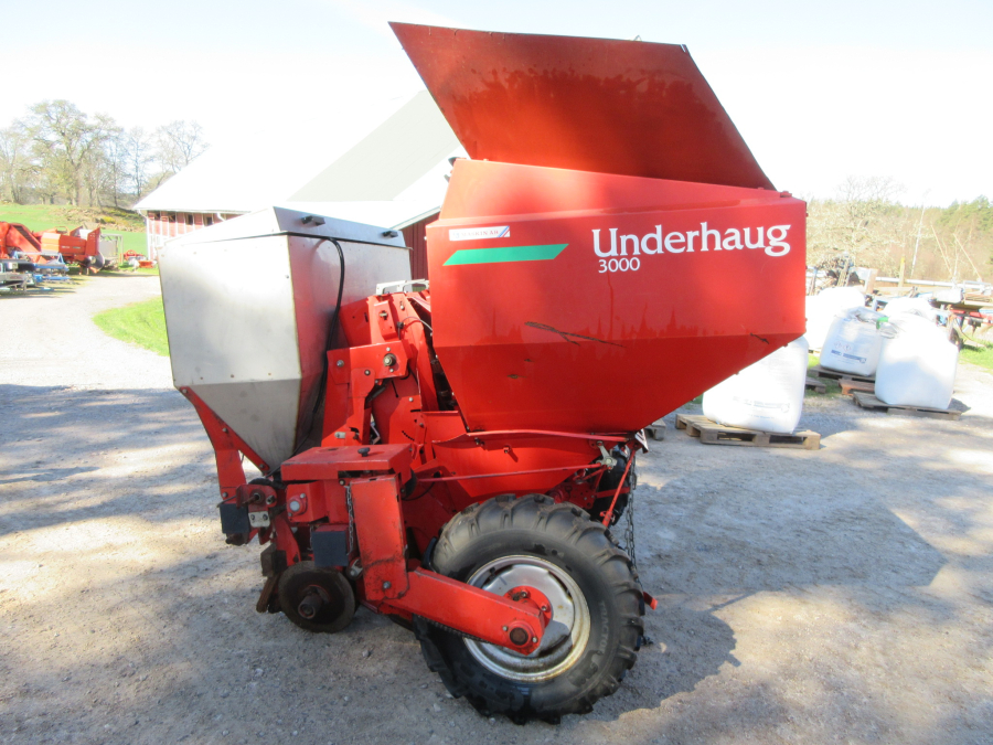 6143 Kverneland Underhaug 3000 potato planter