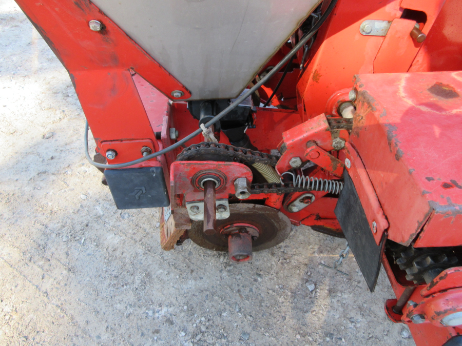 6143 Kverneland Underhaug 3000 potato planter