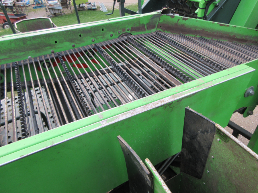 6149 AVR 6100 potato harvester