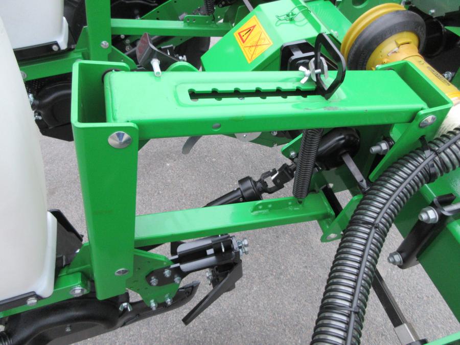 6150 Sfoggia Gamma plus precision seeder for corn 