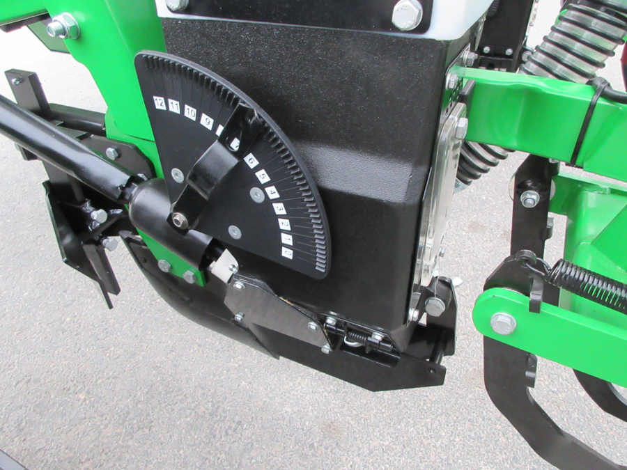 6150 Sfoggia Gamma plus precision seeder for corn 