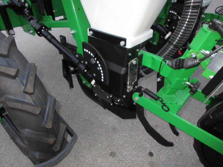 6150 Sfoggia Gamma plus precision seeder for corn 