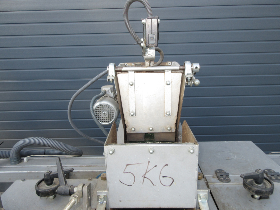 6158 Upmatic 4115 paper bagger. 