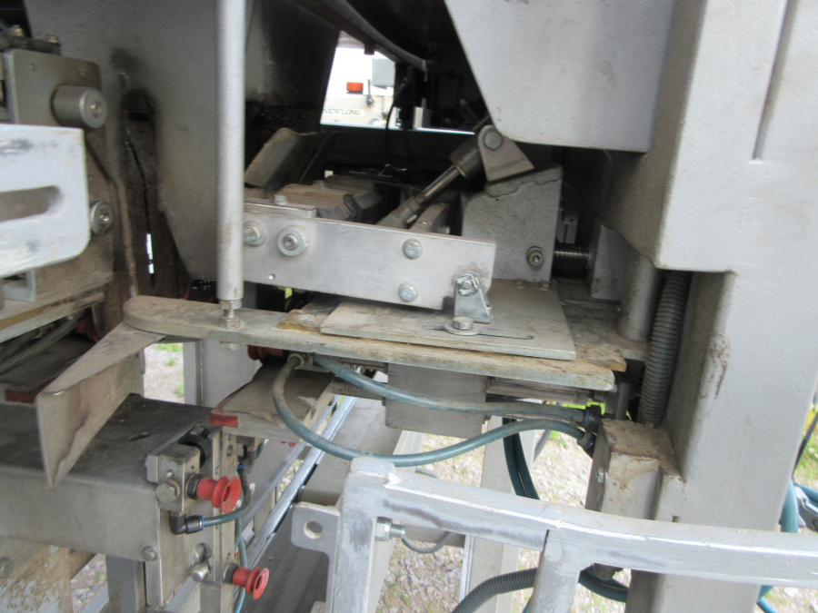 6158 Upmatic 4115 paper bagger. 
