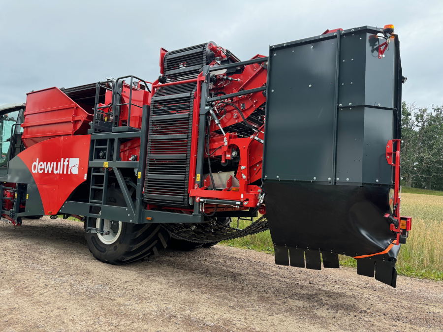 6161 Dewulf RQA3060 potato harvester