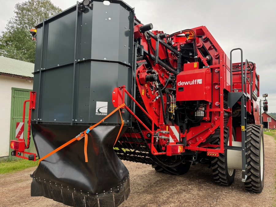 6161 Dewulf RQA3060 potato harvester
