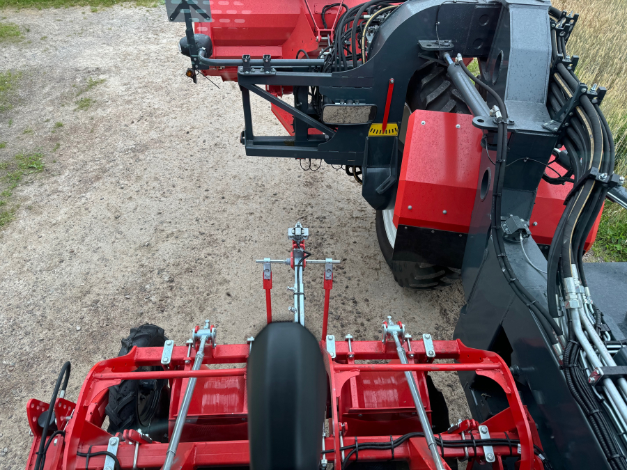 6161 Dewulf RQA3060 potato harvester