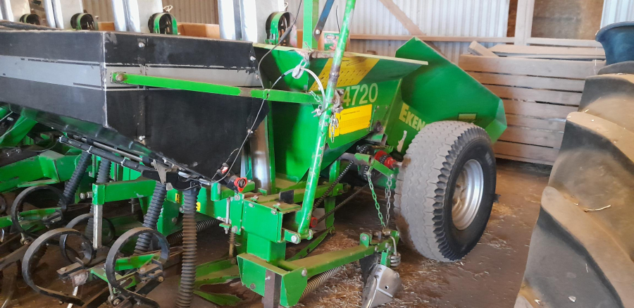 6165 Juko Ekengards 4720 potato planter