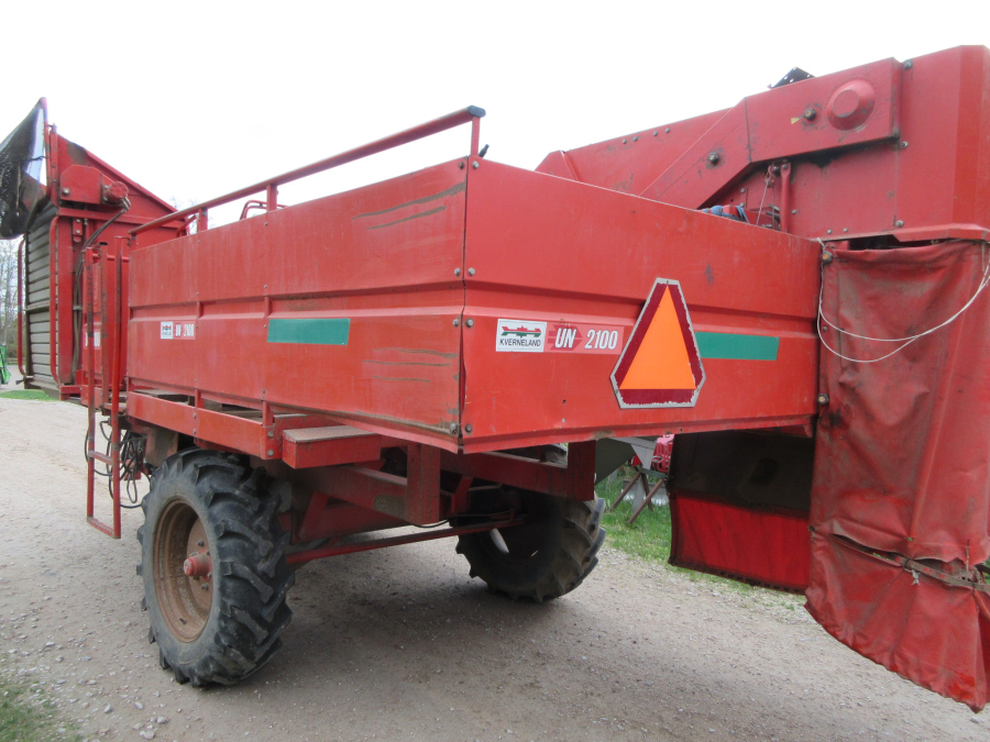 6178 Kverneland Underhaug 2100 potato harvester