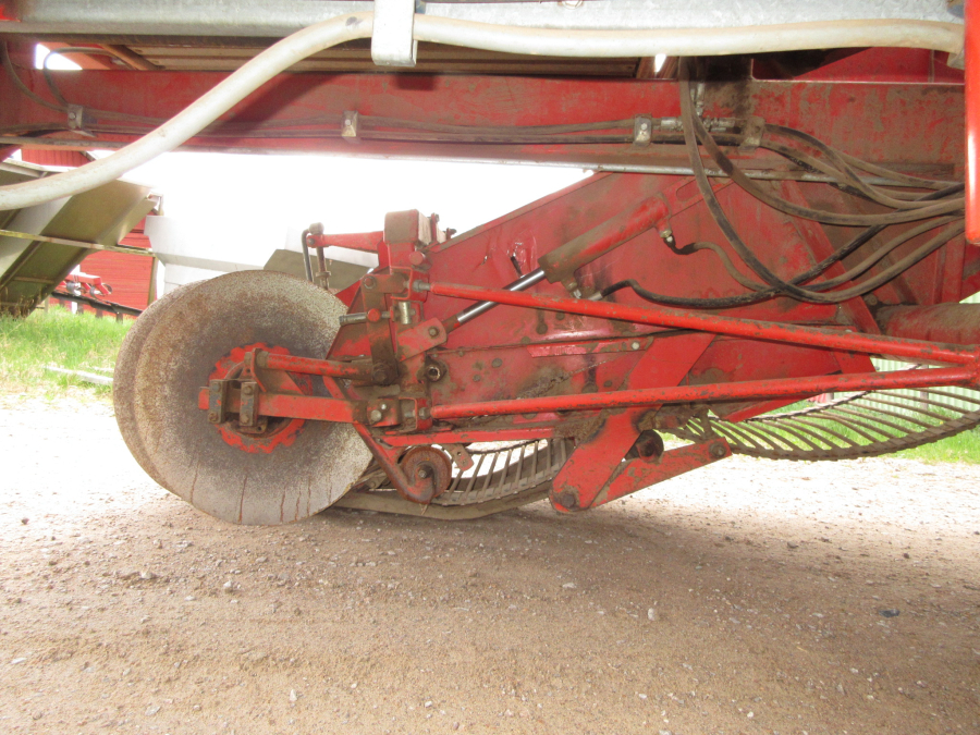 6178 Kverneland Underhaug 2100 potato harvester