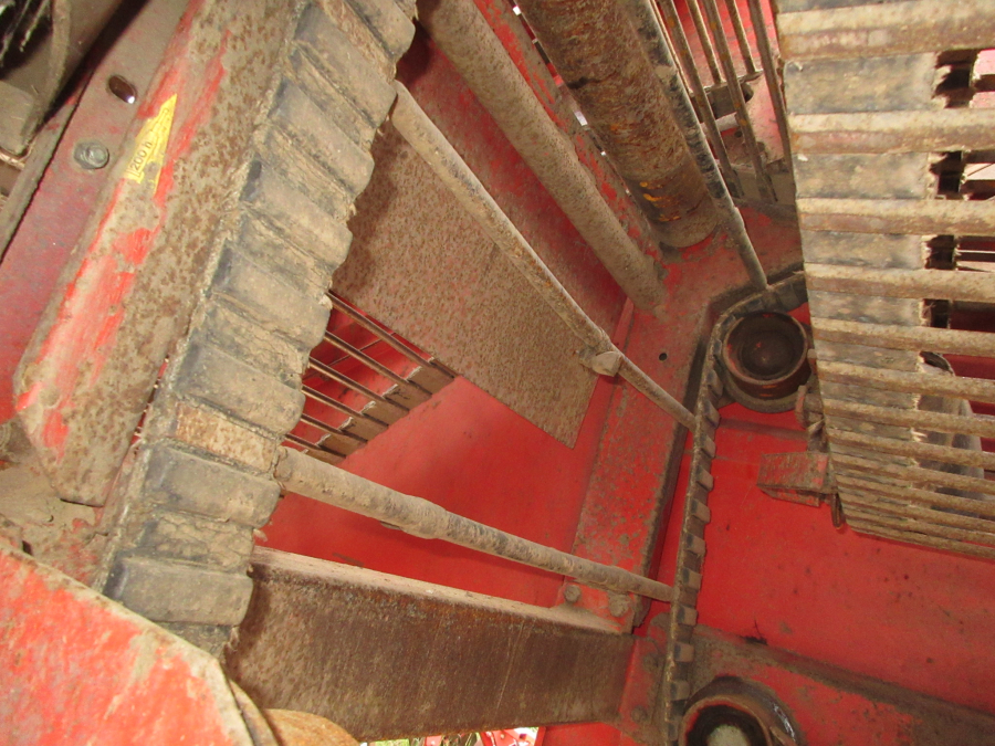 6178 Kverneland Underhaug 2100 potato harvester