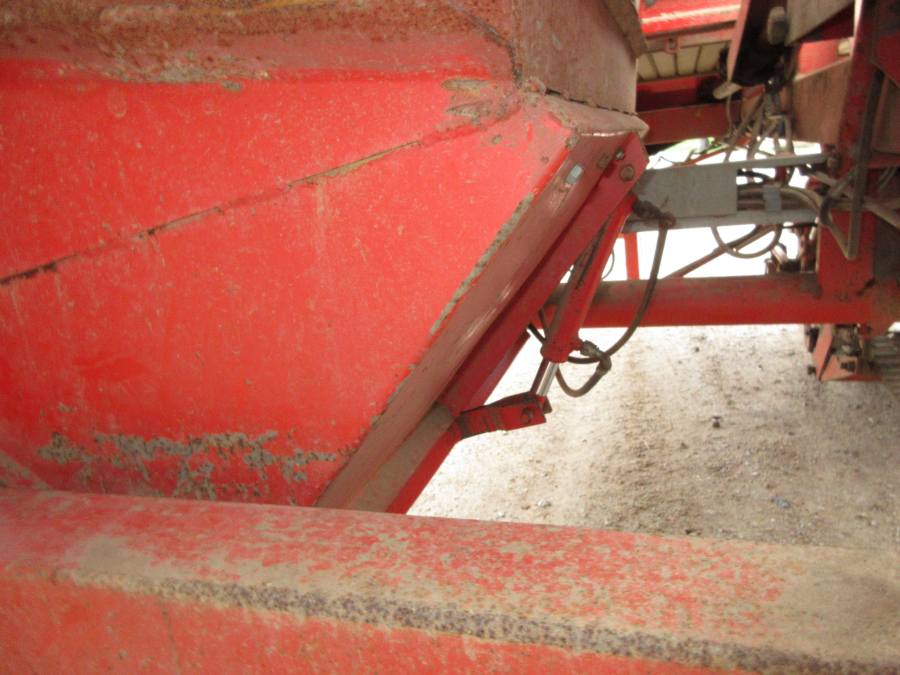 6178 Kverneland Underhaug 2100 potato harvester