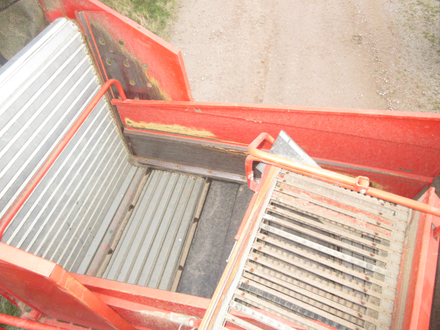 6178 Kverneland Underhaug 2100 potato harvester