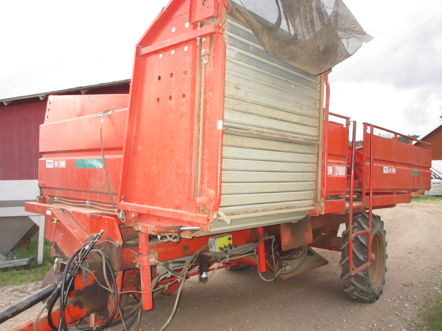 6178 Kverneland Underhaug 2100 potato harvester