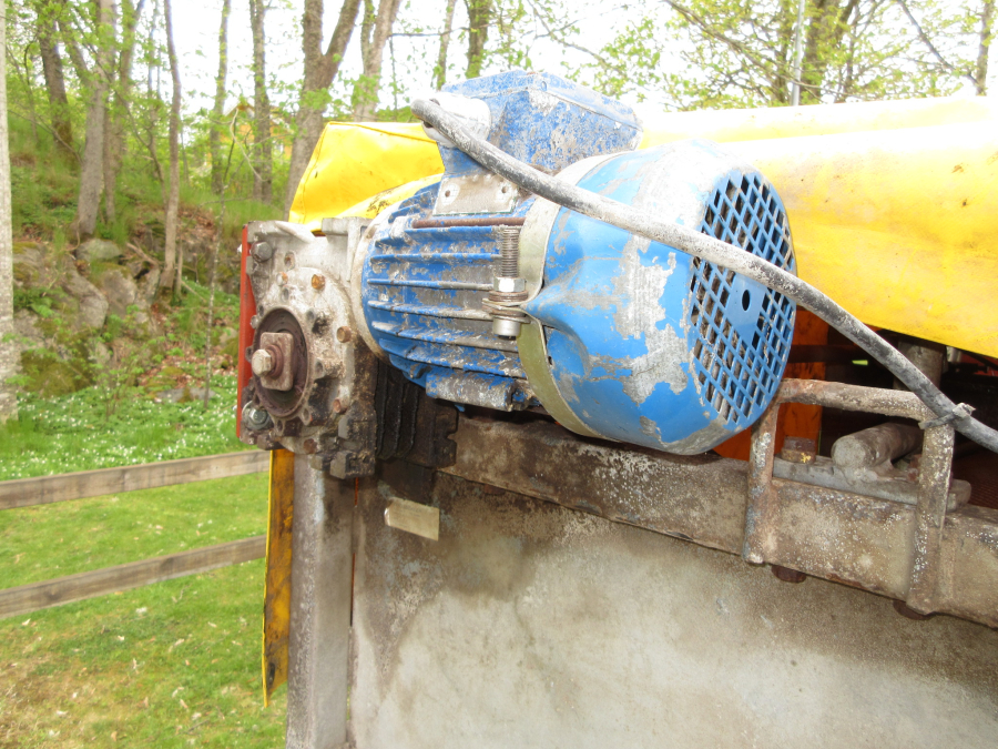 6185 EKKO EM1315 potato washer
